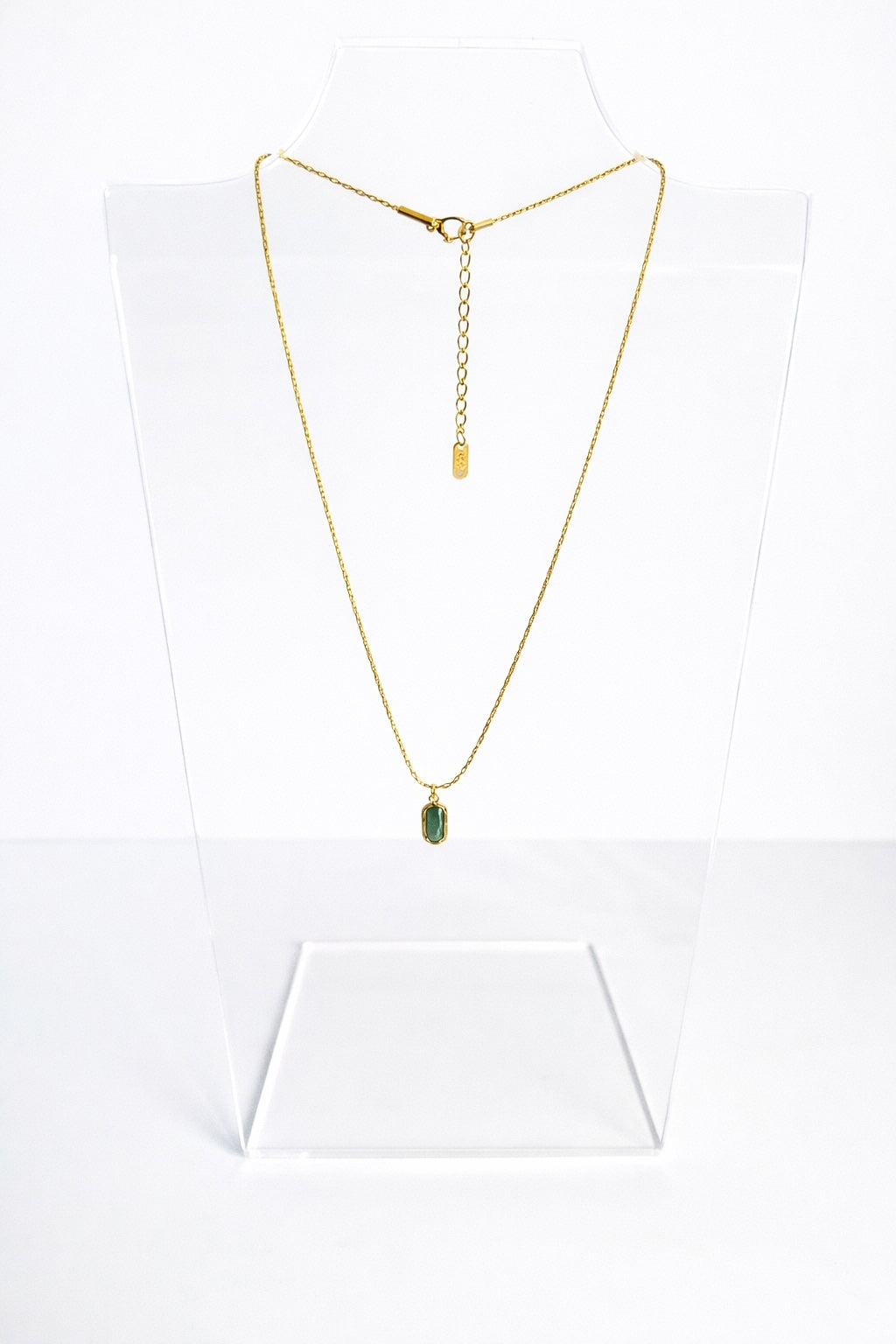 Green Natural Stone Pendant Necklace