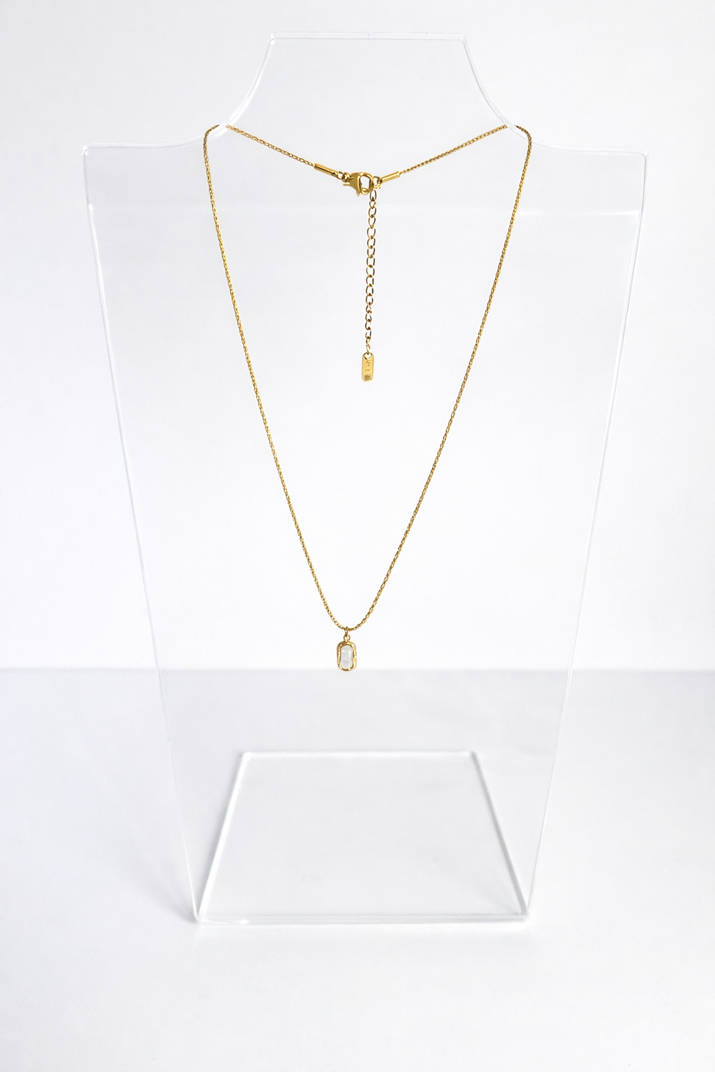 White Natural Stone Pendant Necklace